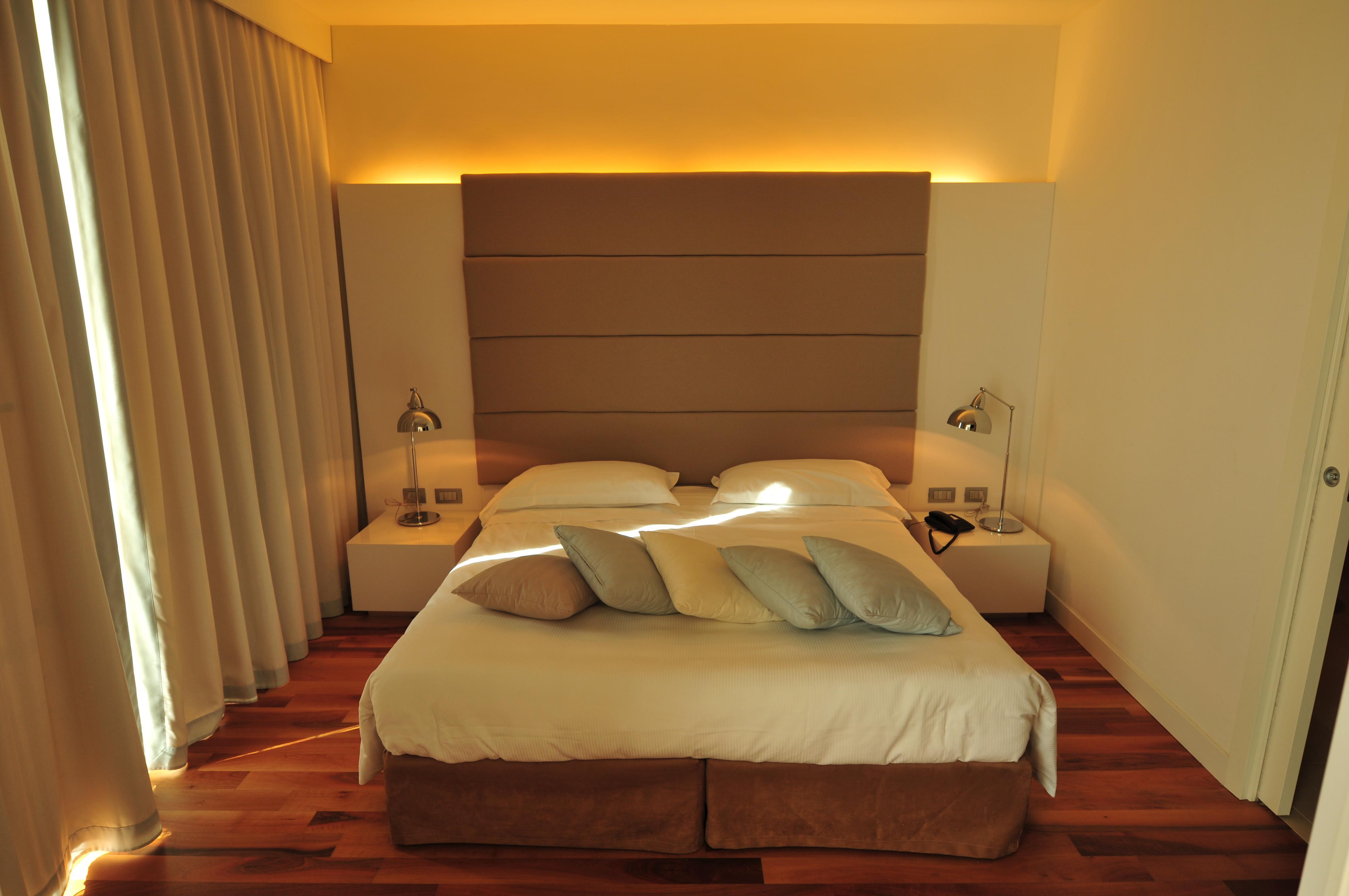 Готель Pisa Tower Plaza Екстер'єр фото A bedroom