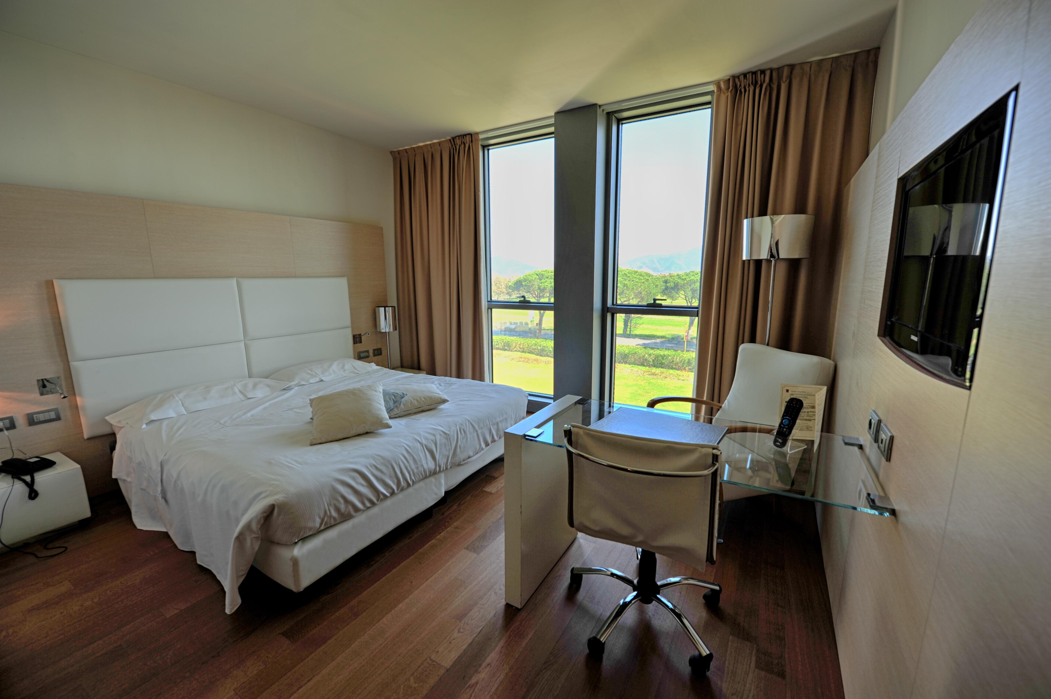 Готель Pisa Tower Plaza Екстер'єр фото A room at the hotel