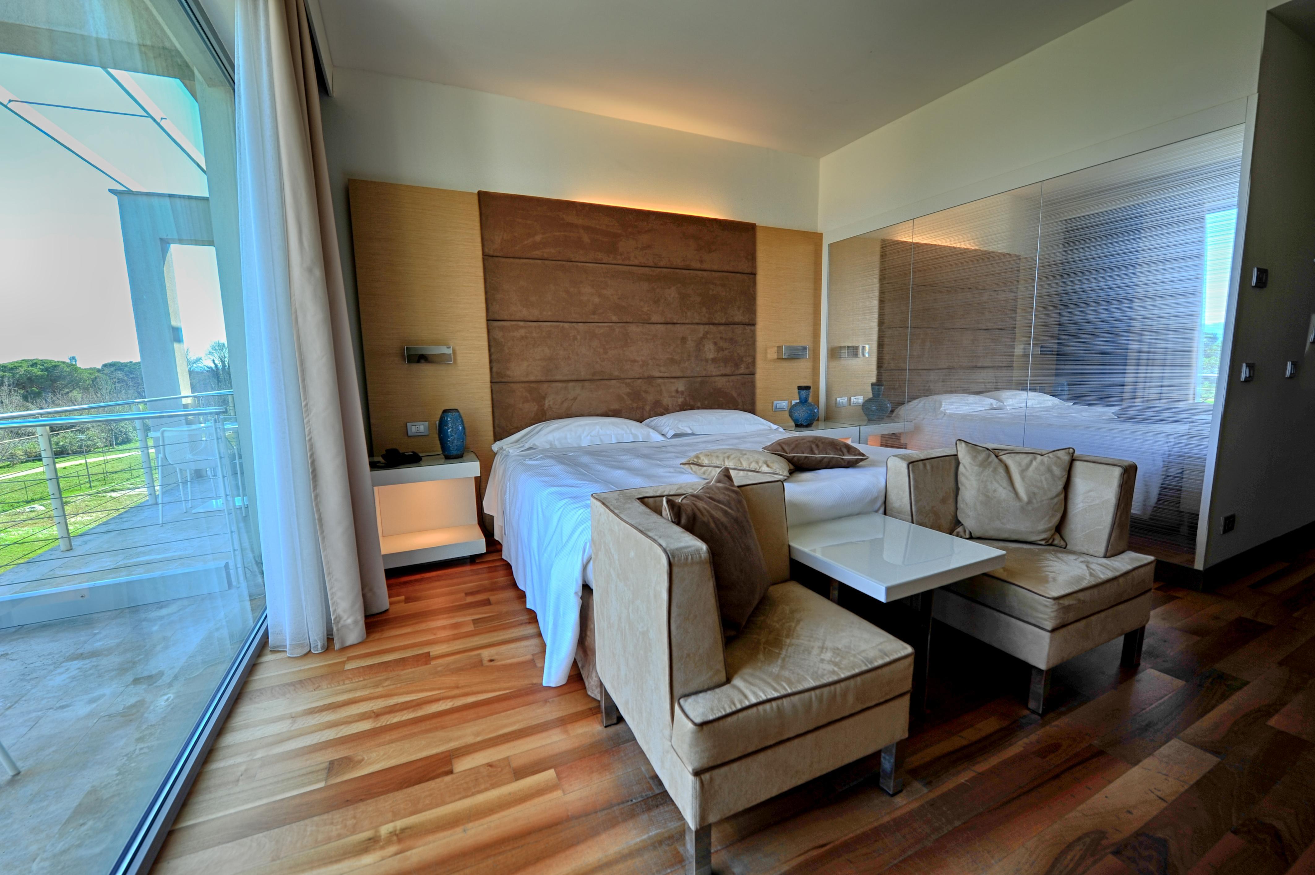 Готель Pisa Tower Plaza Екстер'єр фото A room at the hotel