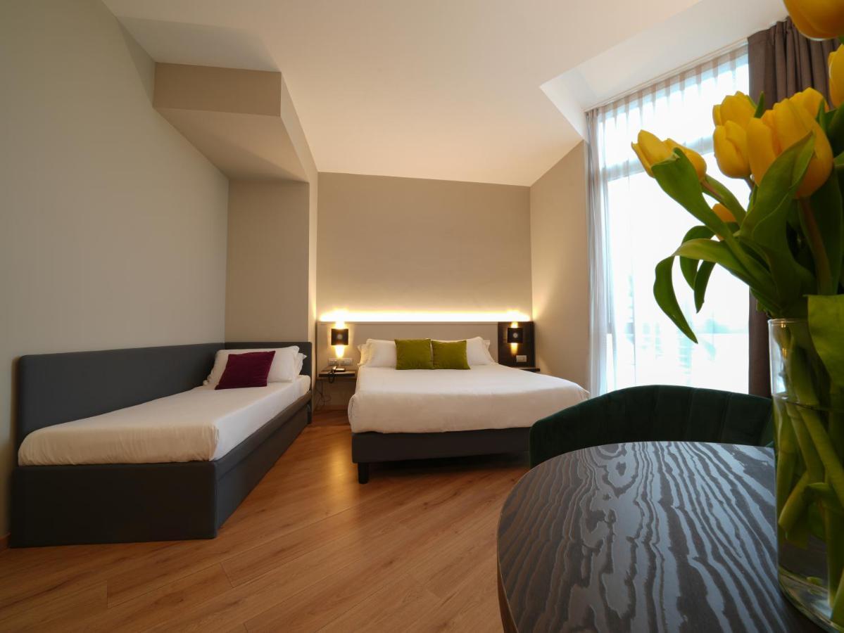 Готель Pisa Tower Plaza Екстер'єр фото A room at the hotel