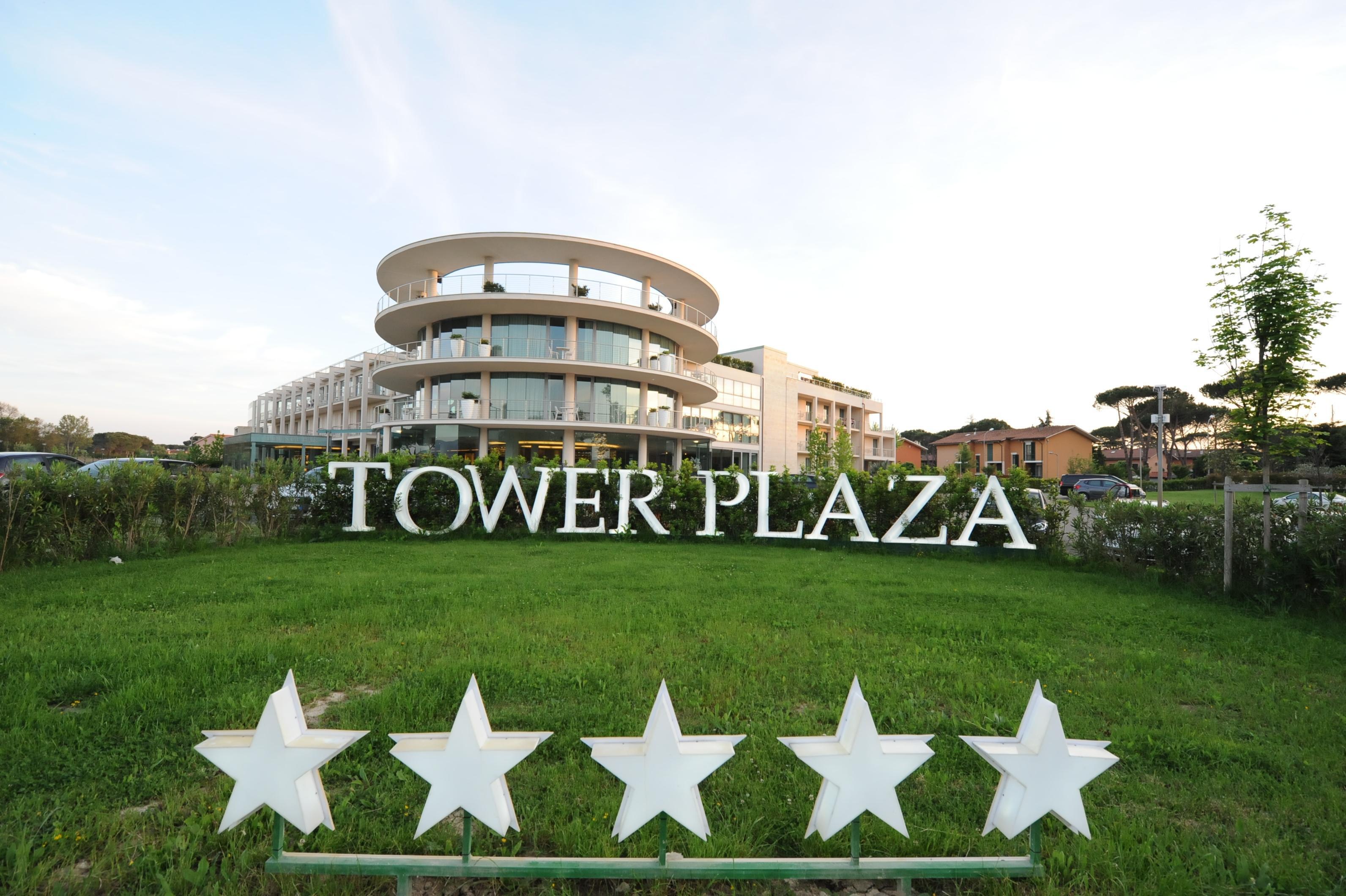 Готель Pisa Tower Plaza Екстер'єр фото Tower Plaza